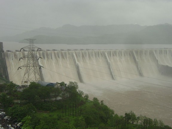 sardar sarovar dam3.jpg